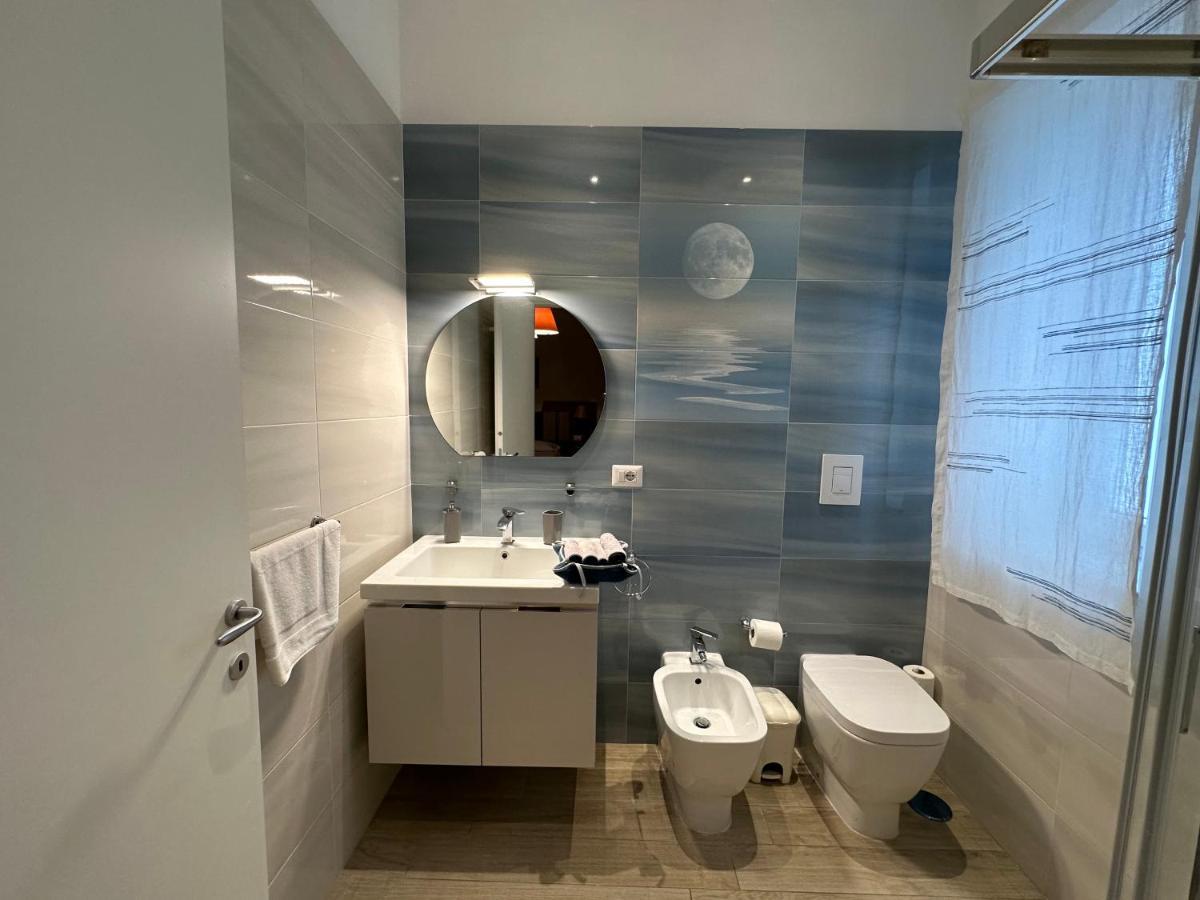 Domus Luca - Central Rooms In The Heart Of נאפולי מראה חיצוני תמונה