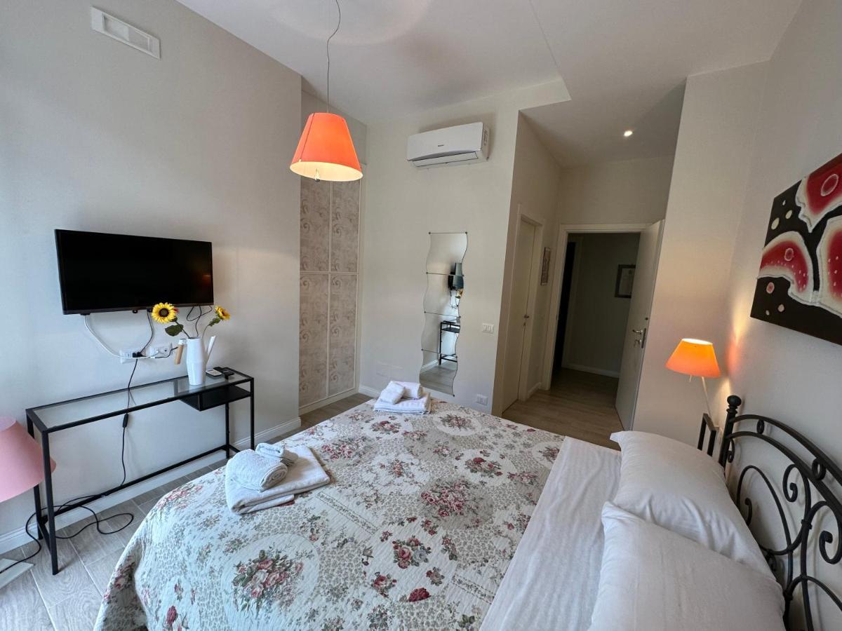 Domus Luca - Central Rooms In The Heart Of נאפולי מראה חיצוני תמונה