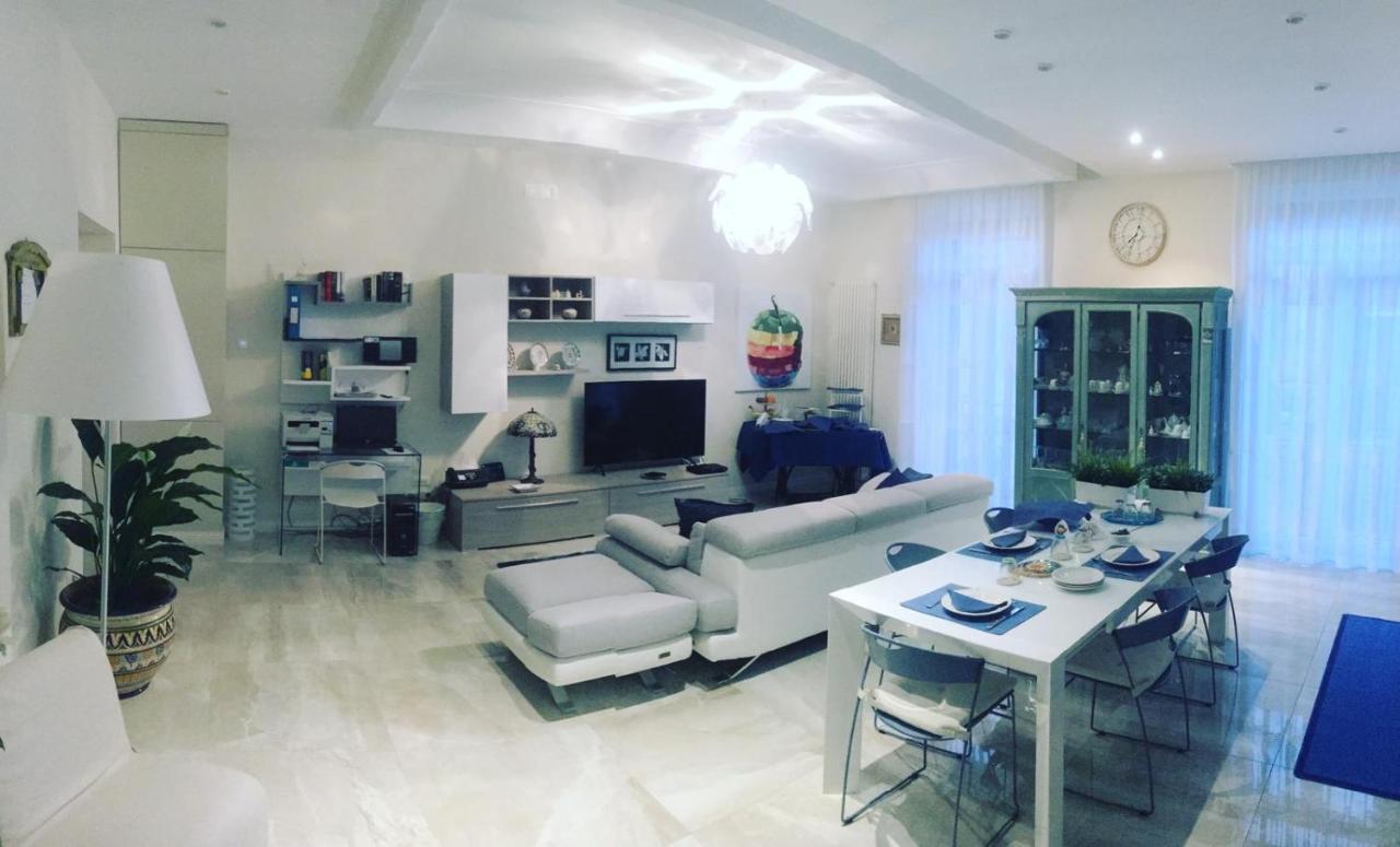 Domus Luca - Central Rooms In The Heart Of נאפולי מראה חיצוני תמונה